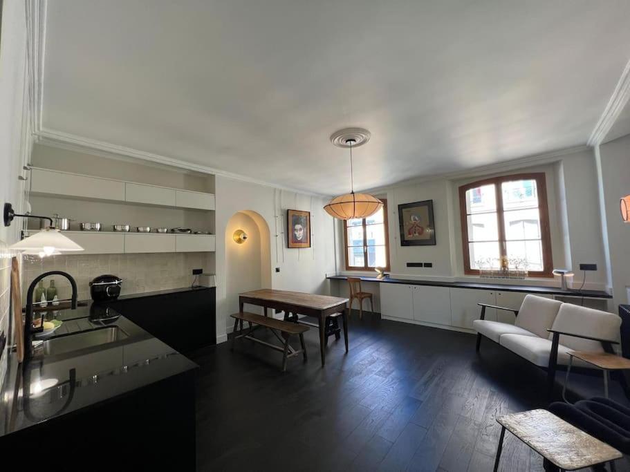 Suite Versailles Quartier Saint-Louis 6 Personnes Luaran gambar