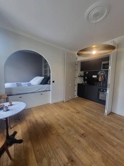 Suite Versailles Quartier Saint-Louis 6 Personnes Luaran gambar